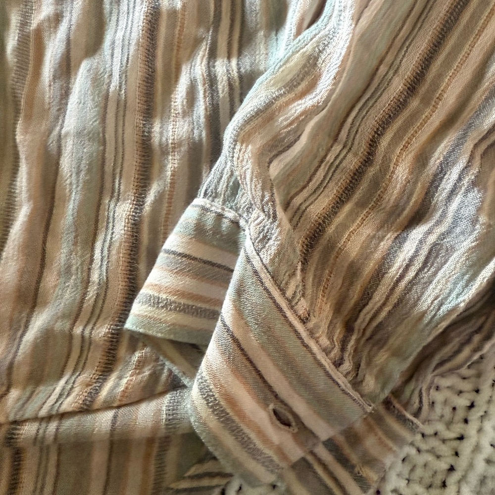 Button down- new - Picture 3 of 5